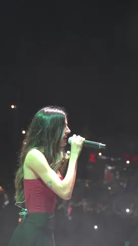 Mereces ser feliz y bailar cumbia 