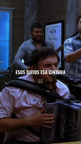 esos ojitos esa cintura… #edgardonuñez #mujeron #renacer #romanticas #Amor 