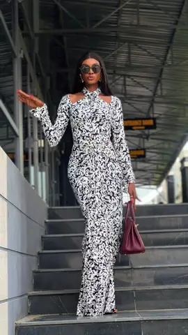 This fit is giving; Entering the building knowing you’re the best dressed in the room 🔥🔥🔥 . Fit by your favorite creative @la_liz_couture . . . . . #cleangirlaesthetic #womensfashionstyle #fypシ #skirtsetstyleinspo #bosschiclook 