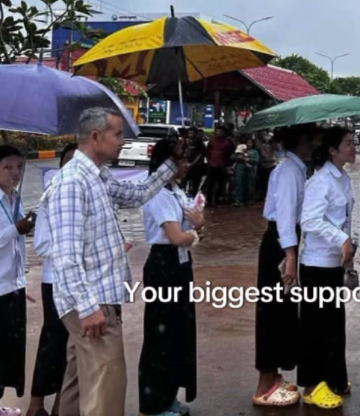 Ur family is here! , try ur best bong oun ជូនពរទទួលបាននិទ្ទេសល្អទាំងអស់គ្នា🥰#khmertiktok #xybca #bacll2026📚📝🙇 #cambodia #supporter 