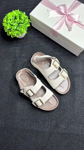 Dép đẹp quá nè #depsandal #depquaihau #sandalnu #depdihoc #xuhuong 