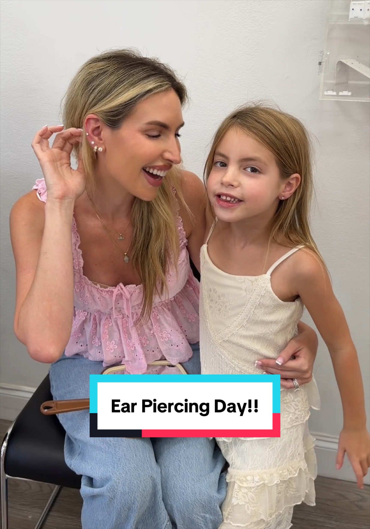 I can’t get over her reaction and that we ended up getting 3 extra piercings 😂😂🤩