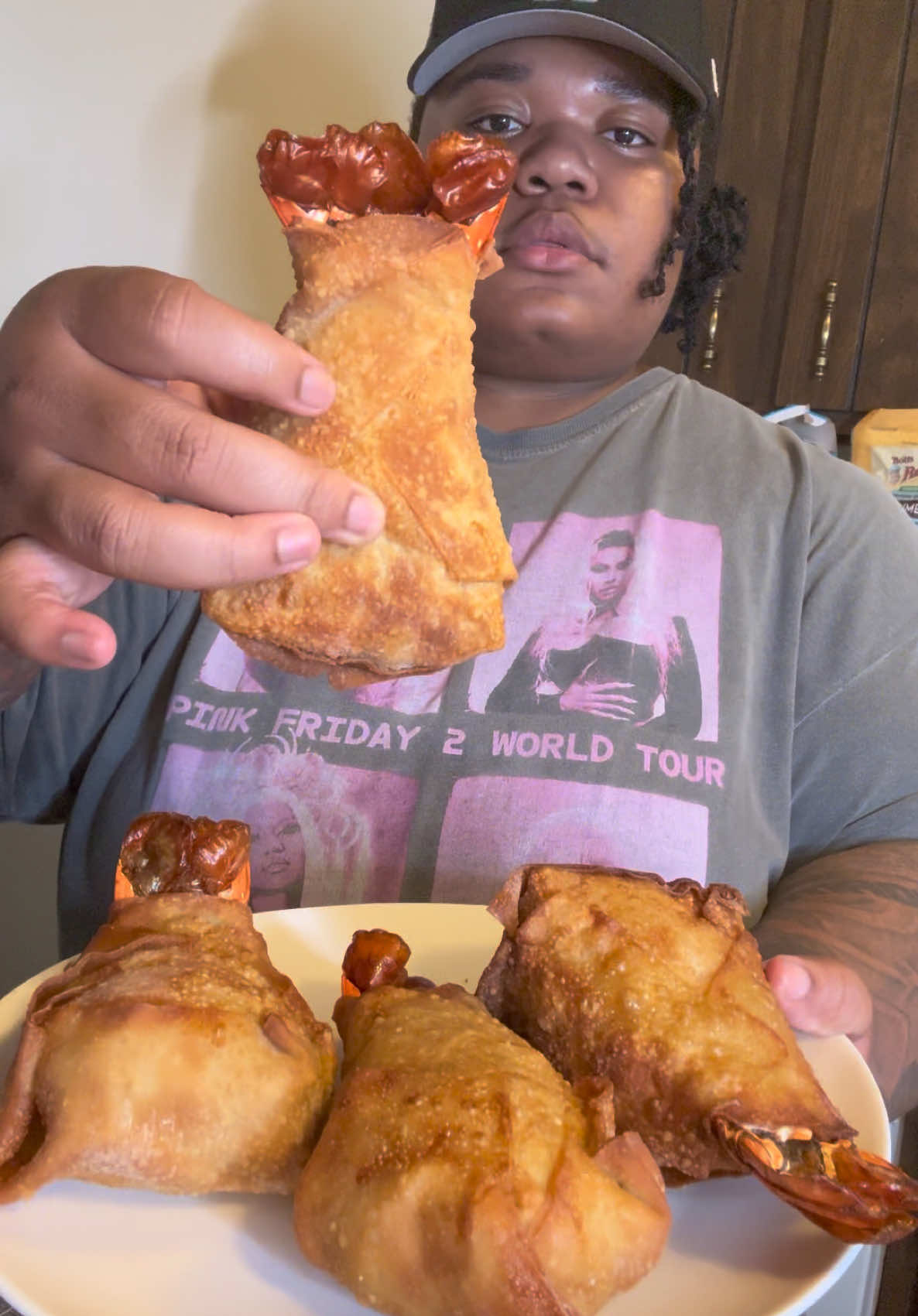 I kept seeing these viral lobster tail egg rolls… so I had to put my spin on ’em 😮‍💨🦞 Wait til y’all get this SAUCE though 👀 #CookUpKi #LobsterEggRolls #SeafoodRecipes #FoodTok #Lobster 