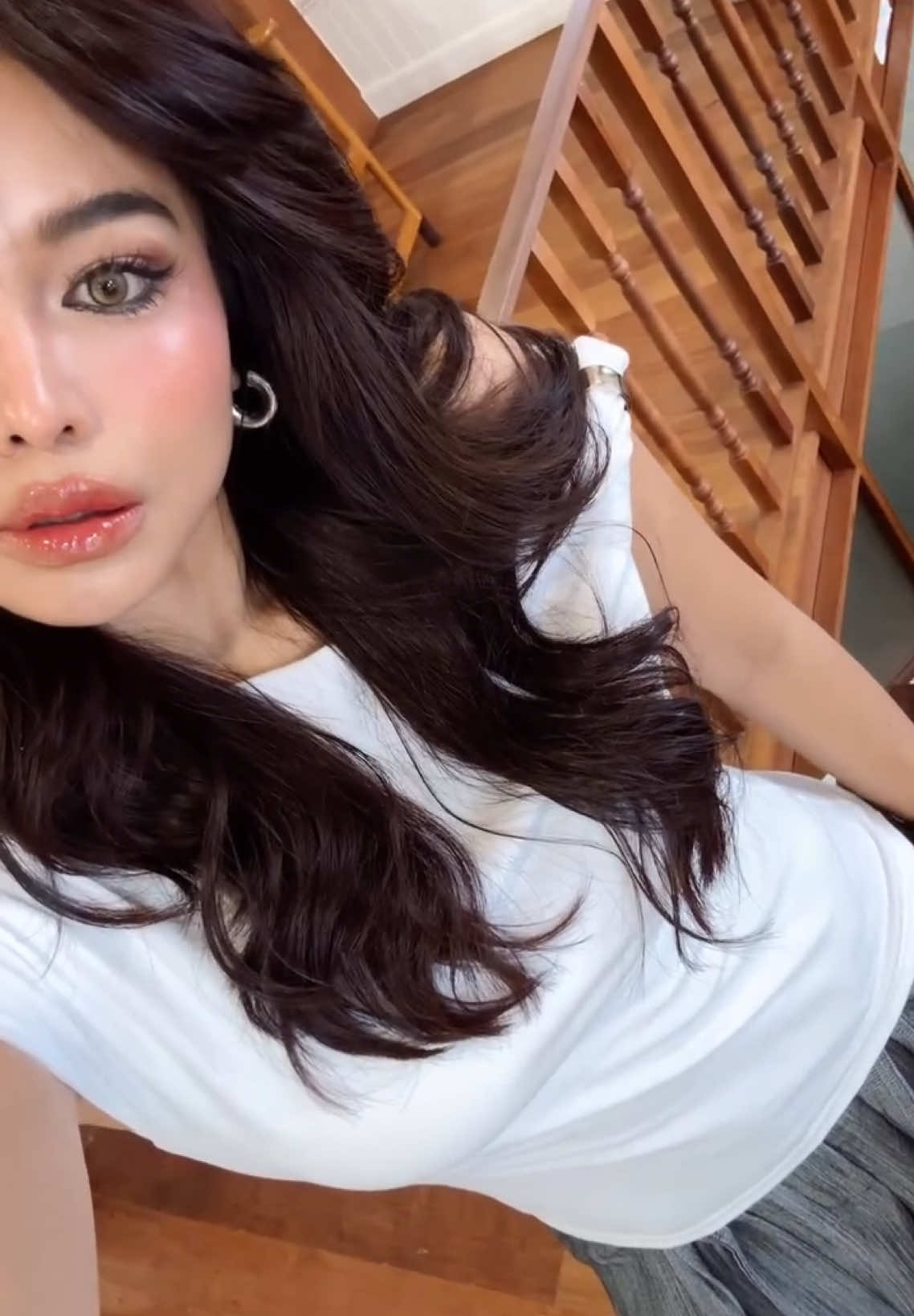 𝐌𝐚𝐝𝐝𝐲 𝐓𝐨𝐩 #cczaptop154 เสื้อเข้ารูปสวยแซ่บชิคขั้นสุด! ดีไซน์ปาดไหล่แต่งอะไหล่แหวนสีเงินสุดเก๋ ช่วยเพิ่มกิมมิคให้ลุคดูสวยสับมีสไตล์ คัตติ้งเน้นทรงเข้ารูปพรางหุ่นเป๊ะ แมทช์ง่ายได้ลุคสาวมั่น เรียบโก้ ดูแพงแบบเนียนๆ ในทุกโอกาสค่า ✦ 𝐂𝐨𝐥𝐨𝐫 Black / White / Brown ✦ 𝐒𝐢𝐳𝐞 𝐃𝐞𝐭𝐚𝐢𝐥𝐬 ทางร้านวัดแบบดึงตึงค่า 𝐅𝐫𝐞𝐞𝐬𝐢𝐳𝐞 • เสื้อ: รอบอก 32-45“ ดึงตึง ไหล่ 17“ | วงแขน 18“ | ยาวแขน 5” | ยาวเสื้อ 21“ ✦ 𝐏𝐫𝐢𝐜𝐞 Line / Inbox / DM IG: 390 บาท Shopee / Tiktok : 550 บาท (รองรับการชำระผ่านบัตรเครดิต) ✦ 𝐇𝐢𝐠𝐡-𝐥𝐢𝐠𝐡𝐭𝐬 𝐃𝐞𝐭𝐚𝐢𝐥𝐬 • ผ้าคอตตอนผสมสเปนเด็กซ์ ผ้ายืด นุ่ม ยืดหยุ่นได้ดีและใส่สบายมาก • เสื้อปาดไหล่แขนสั้น ทรงเข้ารูปสวย • ดีเทลแต่งอะไหล่แหวนสีเงินตรงแขน เพิ่มความเก๋แพง •ผ้าซ้อนกัน2 ชั้น บริเวณช่วงอก ทำให้ไม่บาง สีขาวคือไม่บางเลยค่ะ  𝐑𝐞𝐚𝐝𝐲 𝐩𝐚𝐧𝐭𝐬 #ccpants90 “เรียบหรู ดูแพง แต่ใส่สบายเวอร์!” สไตล์มินิมอลแบบมีคลาส แต่งง่าย ได้ลุคแพงทุกวัน”กางเกงดีเทลเรียบ เนี้ยบ แต่ไม่ธรรมดา ทรงสวย ใส่แล้วดูสูง ขายาว หุ่นดีขึ้นทันตา ตอบโจทย์สาวออฟฟิศสายแฟ หรือสายเกาที่อยากแต่งตัวเก๋แต่ไม่เยอะ 𝐃𝐞𝐭𝐚𝐢𝐥 -เนื้อผ้ามีเทกเจอร์ ลายผ้าสวยมาก -กางเกงเอวสูง ทรงกระบอกทรงเป๊ะ! พรางสะโพก เก็บหุ่นให้เป๊ะเวอร์ ไม่ว่าจะลุคชิลหรือลุคทำงานก็คือเอาอยู่ -มีเชือก1เส้น สามารถใช้แทนเข็มขัดได้เลยค่า 𝐂𝐨𝐥𝐨𝐫 -𝐁𝐞𝐢𝐠𝐞 (เบจ) -𝐆𝐫𝐚𝐲(เทา) รายละเอียด𝐒𝐢𝐳𝐞 𝐒𝐢𝐳𝐞 𝐒 เอว 26-27”  สะโพก 42-43“  ยาวเป้า 12”  ต้นขา 30” ยาว 40“ 𝐒𝐢𝐳𝐞 𝐌 เอว 28-29”  สะโพก 44-45“  ยาวเป้า 12”  ต้นขา 31” ยาว 41.5“ 𝐒𝐢𝐳𝐞 𝐋 เอว 29-30”  สะโพก 45-46“  ยาวเป้า 13” ต้นขา31.5“ ยาว 42“ 𝐒𝐢𝐳𝐞 𝐗𝐥 เอว 30-31”  สะโพก 48-49“  ยาวเป้า 13” ต้นขา 32“ ยาว 42“ และแต่ล่ะสีอาจจะมีความยืดหยุ่น หรือไซส์เริ่มต้น แตกต่างกัน 0.5-1” +- นะคะ  เป็นปกติน้า 𝐓𝐢𝐤𝐭𝐨𝐤  ราคา 570 บาท (สามารถตัดผ่านบัตรได้)