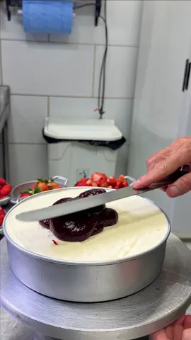 Rocambole de morango 