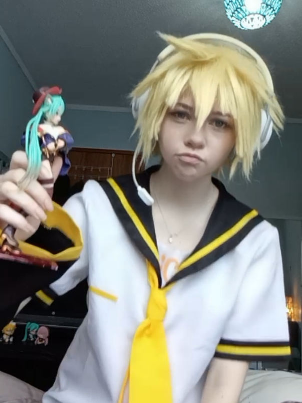 uh dont mind the lag. loca loca #kagaminelen #kagaminelencosplay #rizzy #fyp #shota 