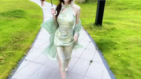 人与人之间的滤镜不过是一双偏爱的眼睛👀#转场#旗袍#反差变装#御姐