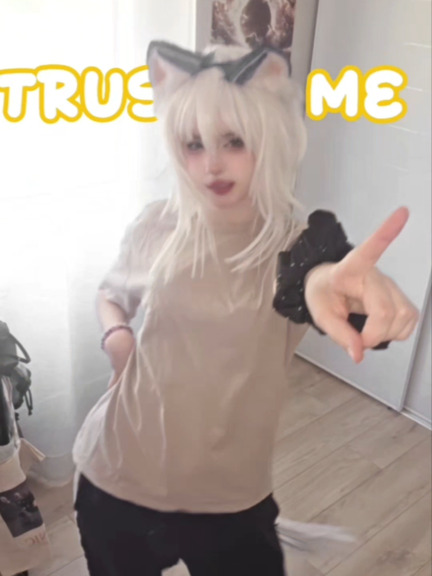 room too cleanfor this cosplay but i'm not larping 🙏  #yanineko #chainsmokercat #cosplaygirl #fyp #trustme 