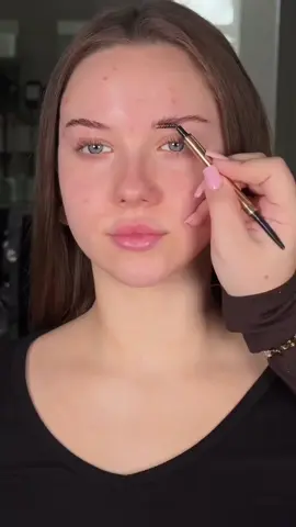 #viralvide #beautyhacks #viralvideostiktoks #lipstick #makeuptutorial 