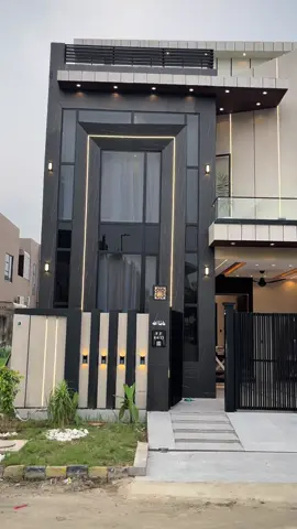 🏡 5.5 Marla Beautiful House for Sale — Citi Housing Gujranwala ✨ Prime & beautiful location   ✨ Peaceful family-friendly environment   ✨ Ideal home for living or investment   📩 DM for details & viewing.   📞 Contact number is in bio. #CitiHousingGujranwala #GujranwalaRealEstate #HouseForSale #Gujranwala #PropertyForSale       