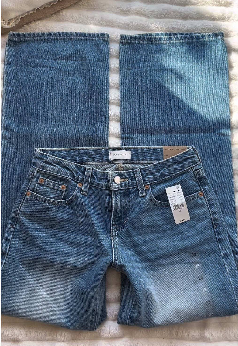 Perfect for fall, and back to school 🧣🧦🕯️🍂 #pacsunjeans #backtoschool #fallfashion #autumn #fallaesthetic Y2K low rise cold season baggy jeans coquette down town girl pacsun haul back to school outfits inspo chic whimsy summer 2000s nostalgia fall 2022