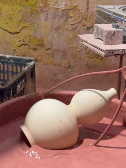 Wait for the drip... 🤤 Forbidden strawberry smoothie? Nope, just ceramic magic. Would you trust yourself not to drop this? #oddlysatisfying  #pottery  #ceramics  #arttok #crafts