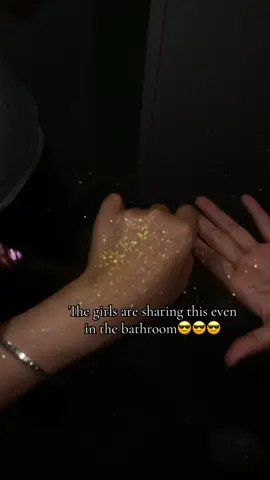 Really shining💦✨💋#highlight #fairypowder #bodyshimmer #gold #beauty 
