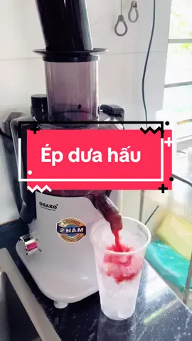 Mùa hè nắng nóng là phải uống ngay nước ép dưa hấu mát lạnh cho đã nha mấy bà #traicaygotsanquan7 #nuoceptraicay #xuhuongtiktok 