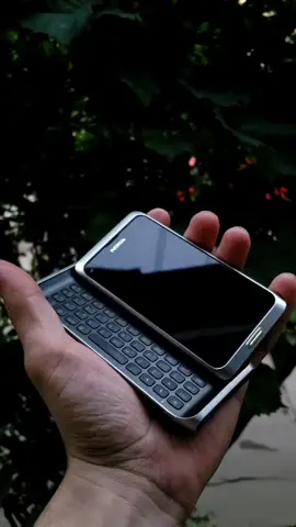 #ВэтотДень Nokia E7-00