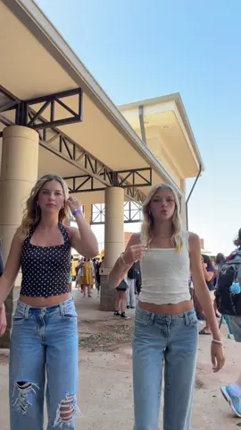 First day!! @Brinleyy @emmaa☀️ #dance #fyp #viral 