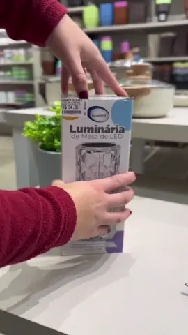 Luminária de mesa LED por apenas R$ 54,95! ✨ Mais que iluminação, um toque de charme para o seu ambiente!  Com controle remoto para escolher a cor e deixar cada momento ainda mais aconchegante. 😍 #InoveCasa #Utilidades #Decoração