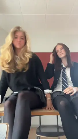 #fyp #dance #ukschoolgirl #Uk #teens