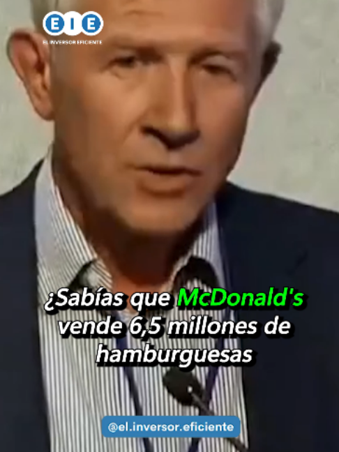 Un hombre explica de dónde sale tanta carne para abastecer a millones de hamburguesas 🍔🥩. ¿Cómo es posible que cadenas como McDonald’s y otros restaurantes puedan servir cantidades enormes de hamburguesas todos los días? La respuesta está en una gigantesca cadena de producción y distribución: ganadería, plantas de procesamiento, proveedores especializados, logística y una infraestructura capaz de mover toneladas de carne de forma constante. 🌎🚚 Detrás de una simple hamburguesa existe una industria mucho más grande de lo que imaginamos. ¿Te habías preguntado alguna vez de dónde sale toda la carne que consumen las grandes cadenas de comida rápida? 🤔 📄 Todos los derechos de fotografías, videos y audio pertenecen a sus respectivos autores. No se busca beneficio económico con este post. #McDonalds #Hamburguesas #Carne #elinversoreficiente #educacionfinanciera