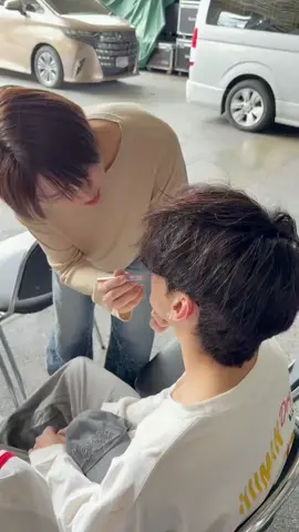 อ๊อตโต้ทาลิปให้นอร์ทกับเวฟ ชีน่ารักมากนะ ชั้นรักชี ดูแลกันดีเกินอะ ชั้นรักครอบครัวนี้ 🤍 #JaoNorth #ottoottoo #waavetnp  13:31 · 14 ส.ค. 2026 x : Ronna.Ron