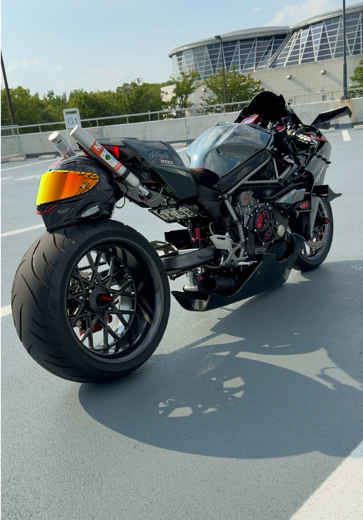 A fully custom Ninja H2 built with mods nobody else is doing. 🔥 #NinjaH2 #KawasakiH2 #CustomBike #FullCustom #H2SENNIN