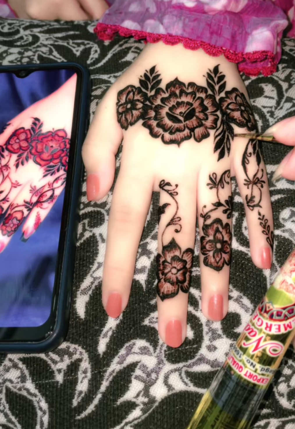 Kitna fark he?😭 @🎀 #mehndidesign #fypシ  #unfreezemyacount  #fypppppppppppp 