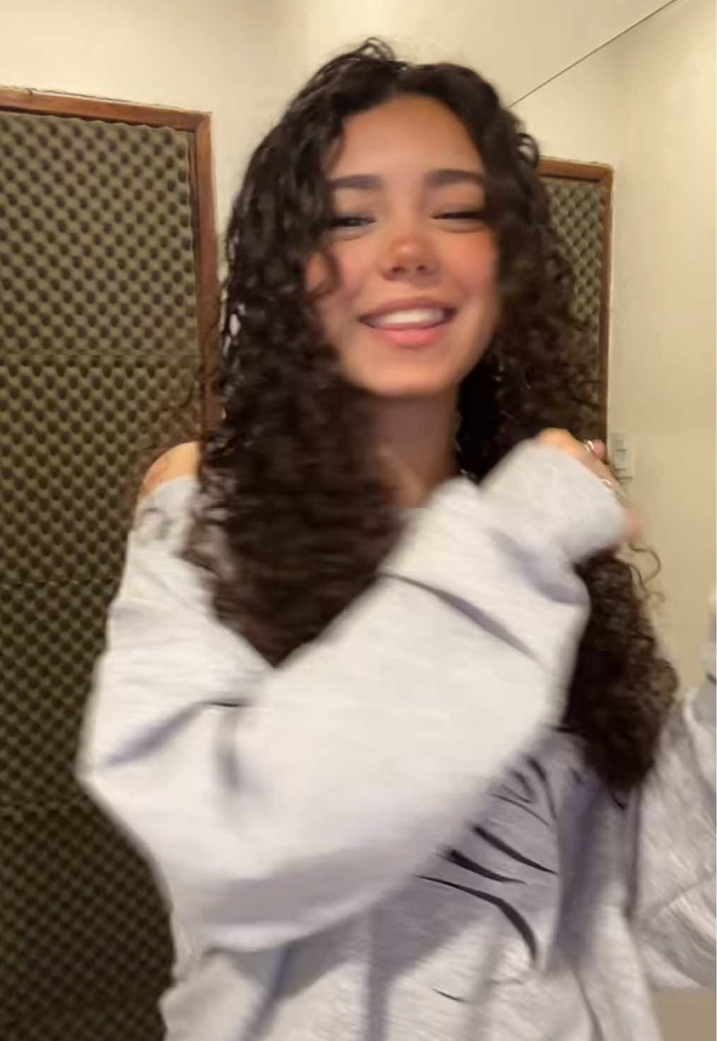 me costo mucho aplaudan porfavor #foryou #tiktok #curlyhair 