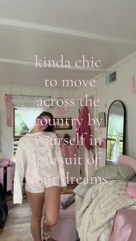 lowkey #fyp #chic #foryou #imterrified #dream 