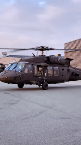 U.S. Army UH-60 Black Hawk🇺🇸🔥  #uh60blackhawk #helicopter #usa🇺🇸 #fypシ゚ #army 