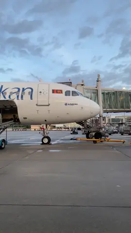 Evening view of the airport with Sri Lankan Airlines.✈️🥰🇱🇰 #Srilanka #aviation #SkyLovers #planespotting #AvGeek 