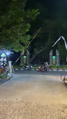 Malam Minggu bareng anak, jajan alpukat kocok favorit di Purwakarta. Enak banget! #alpukatkocok #malamminggu #kulinerpurwakarta #minumankekinian #purwakarta 