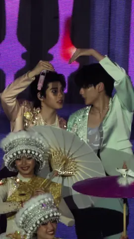 เหนือน้ำชามีอยู่จริง ดูสายตานั่นสิ เขินอะ5555  DUANG GO ROUND DAY1 #DuangConcertDay1 #twnpich #jaonorth #เหนือน้ำชา #teetee 
