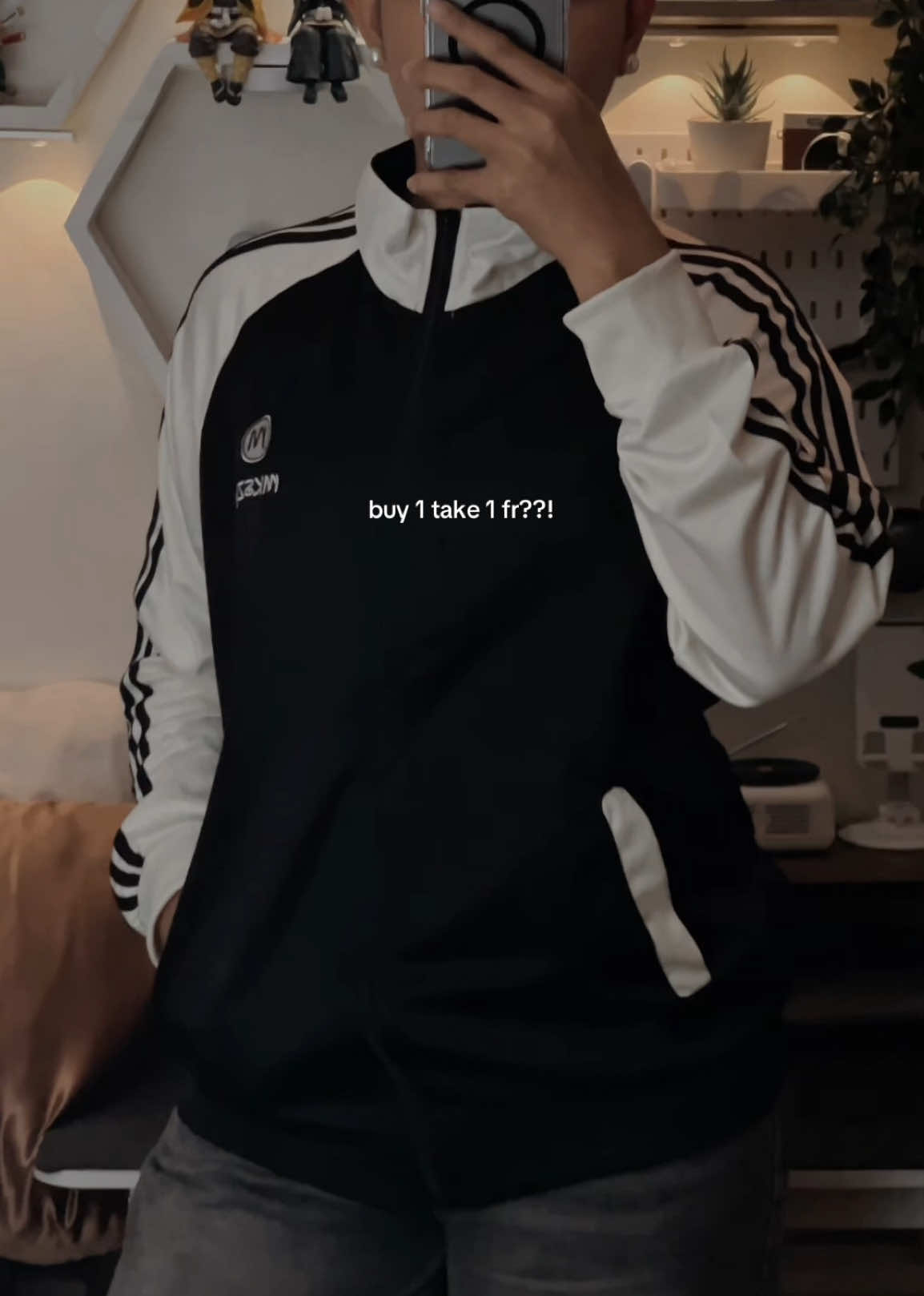 b1t1 jacket?? 🫪💯 #jacket #buy1take1 #mensjacket #OOTD 