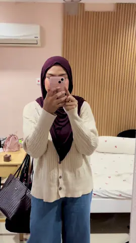 Siapa takde lagi shawl ni dalam collection tudung korang? Pegi grab cepat! Klik je link dekat bio i okay ✨ #ShopeeAffiliateMY #ShopeeMY #ShopeeLagiMurah #BuyTodayGetToday