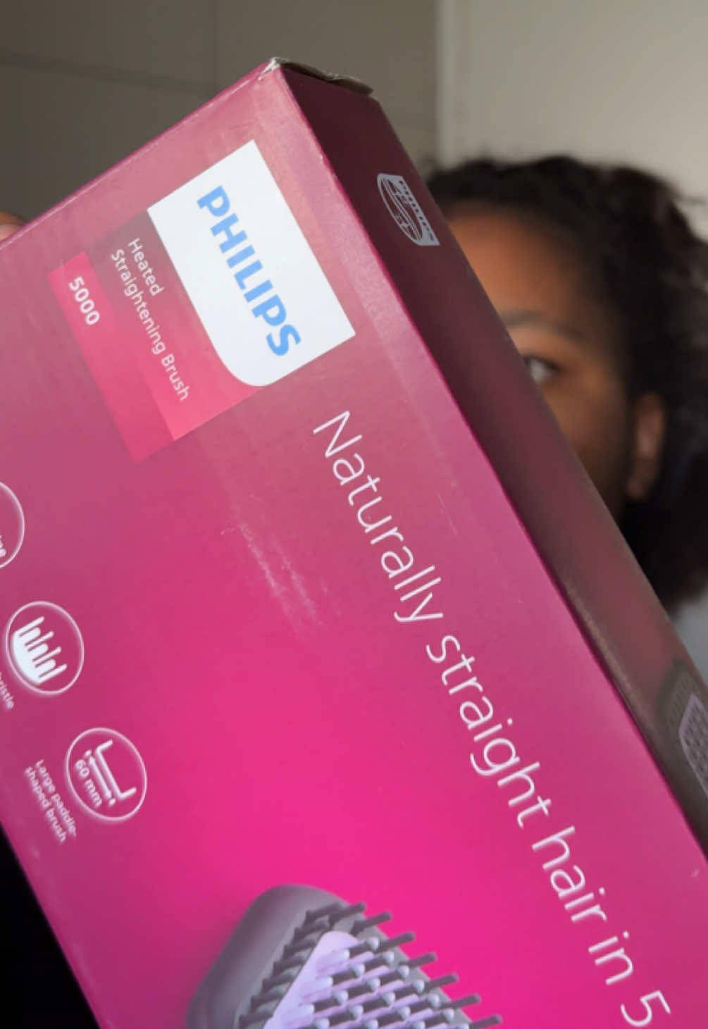 Takealot NOW ✨ Needed a new straightening brush and didn’t want to wait? Takealot NOW came through! 🛍️💨 Ordered the Philips Heated Straightening Brush and had it delivered within minutes. Because sometimes you need it NOW. 💗 @takealot.com  #takealot #takealotunboxing #takealotnow #fypシ #straightner 