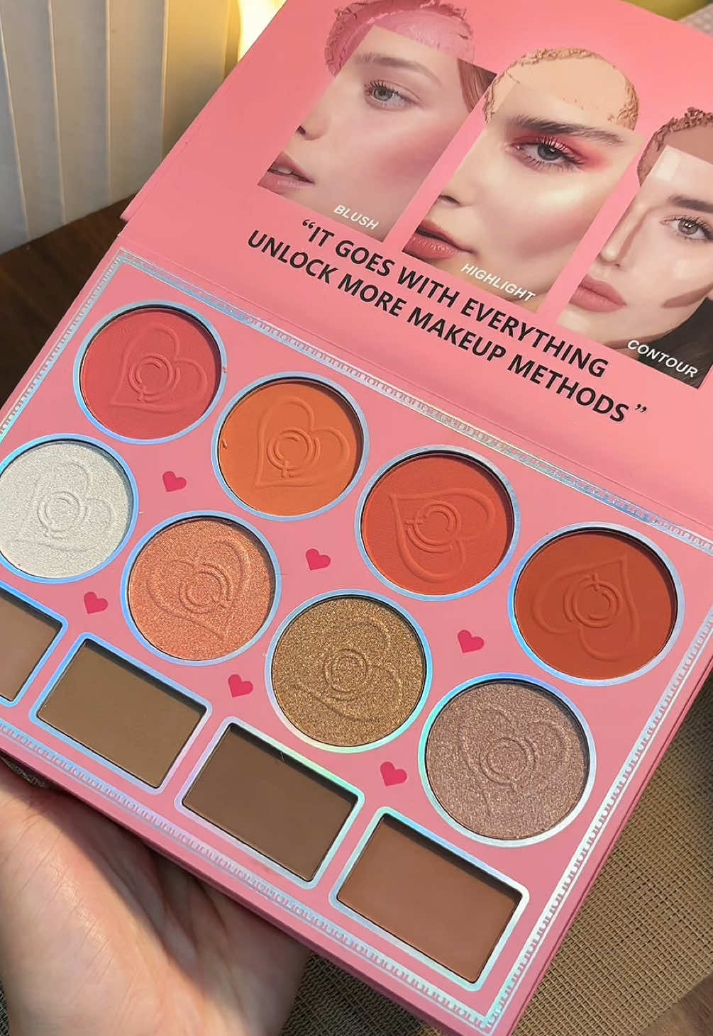 Đi chơi mà mang nguyên cái vali mỹ phẩm thì thôi 😂 Một bảng gọn gọn thế này tiện hơn hẳn. #igoodco #bangphantrangdiem #makeup #makeupgirl #tiktokshop