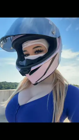 That Beuatiful bike girl@maci🇲🇰 #bikegirls #beauty #naturalbeauty #blueeyes 