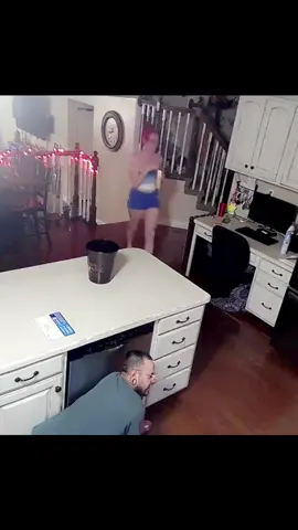 I want to laugh when you watch 😂 #prank #scared #funny #fyp #lmao 