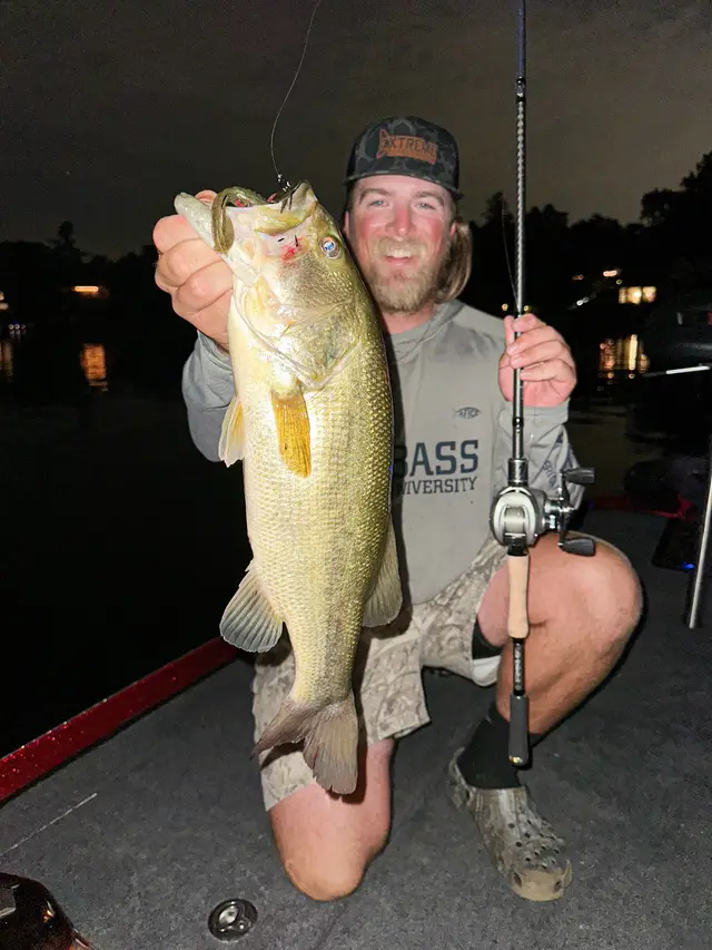 What an awesome night on the water with Mr. Stokes and his son, Chase, for a guided nighttime largemouth bass fishing trip! We caught some big bass, told plenty of stories, shared lots of laughs, and had high fives all around. Mr. Stokes landed a new personal best right at 5 pounds and said it was the best fight he’s ever had with a fish—so cool to hear! Chase also caught a bunch of bass on his new rod, which was awesome to watch. I truly enjoyed spending the night with these super-good guys and catching fish together. Thanks for booking a trip and coming out with me! Looking forward to the next one, guys! 🙏🏻 #bassfishing #michiganfishing #guidedfishingtrip #dylangrubb #extremeoutdoorsmen 