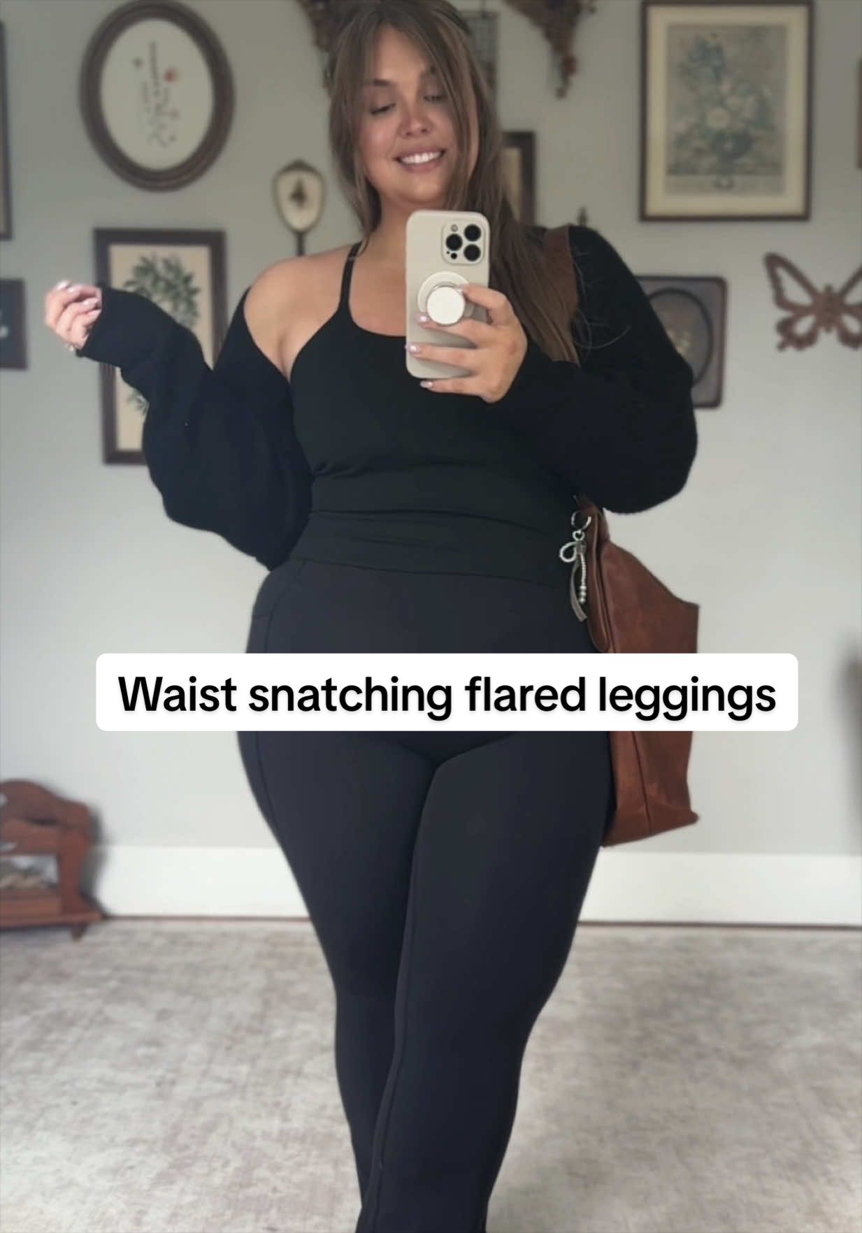 Sooo smoothing and snatching @Halara_official #halaraleggings #halara #flareleggings #plussizefashion #backtoschool 