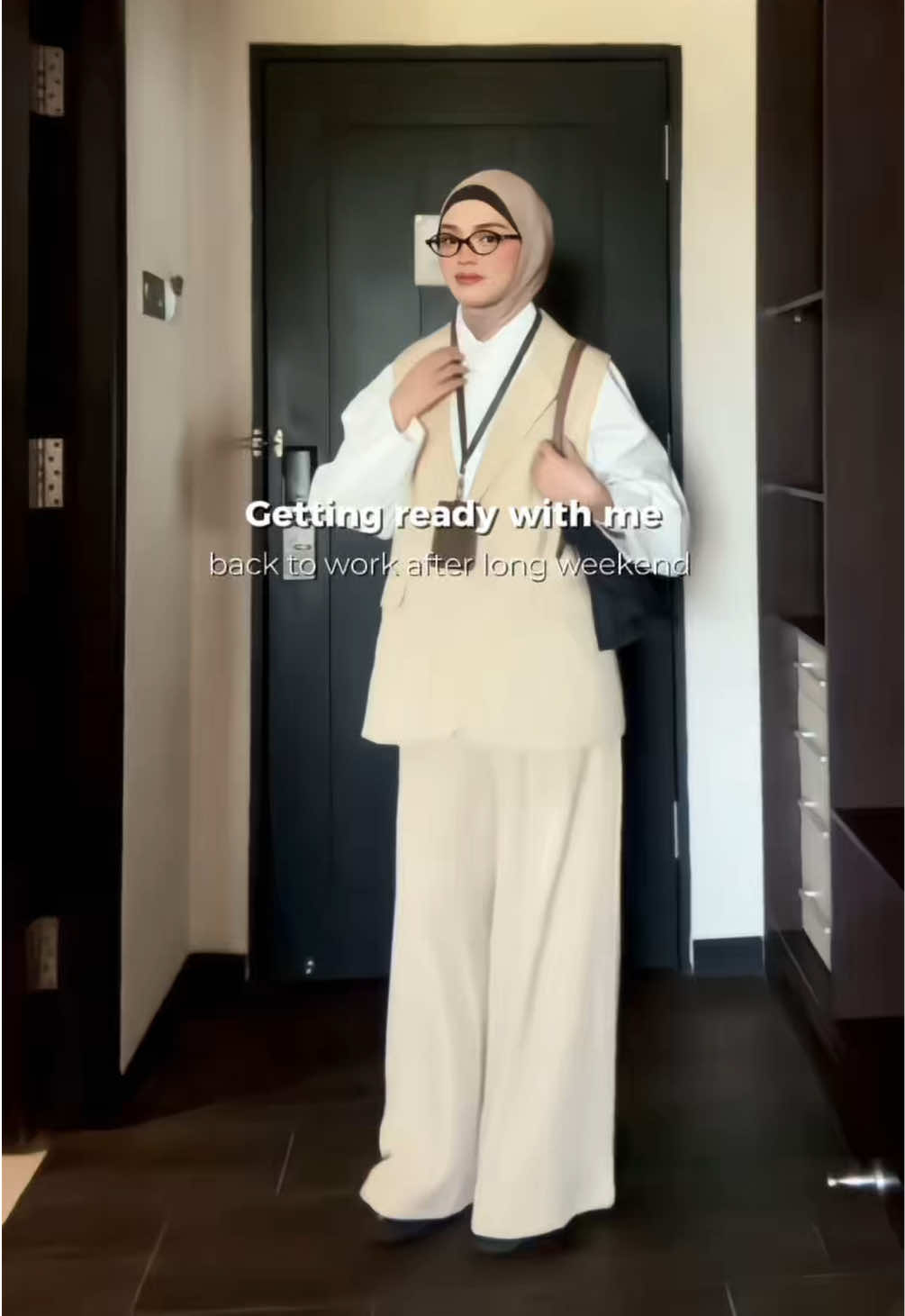 Grwm ✨ back to work pakai outfit gemas ini , kalau kalian suka join live yaa  #outfitideas #outfitinspo #hiprima #officewear #grwm 