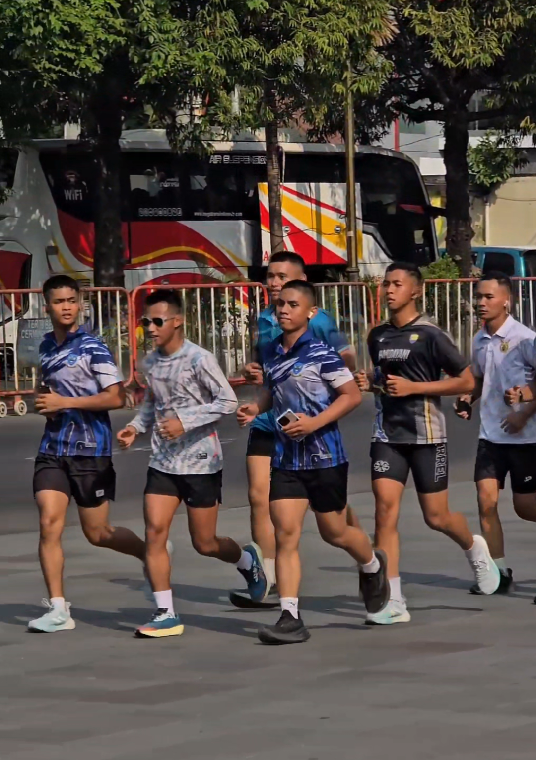 MANAHAN LOOP 📩 DM for request a video 📍 manahan Loop ⏰️ 06.00 - 08.00 izin video, jika tidak berkenan bisa DM atau WA #manahan #manahansolo #stadionmanahan #stadionmanahansolo #manahanloop 