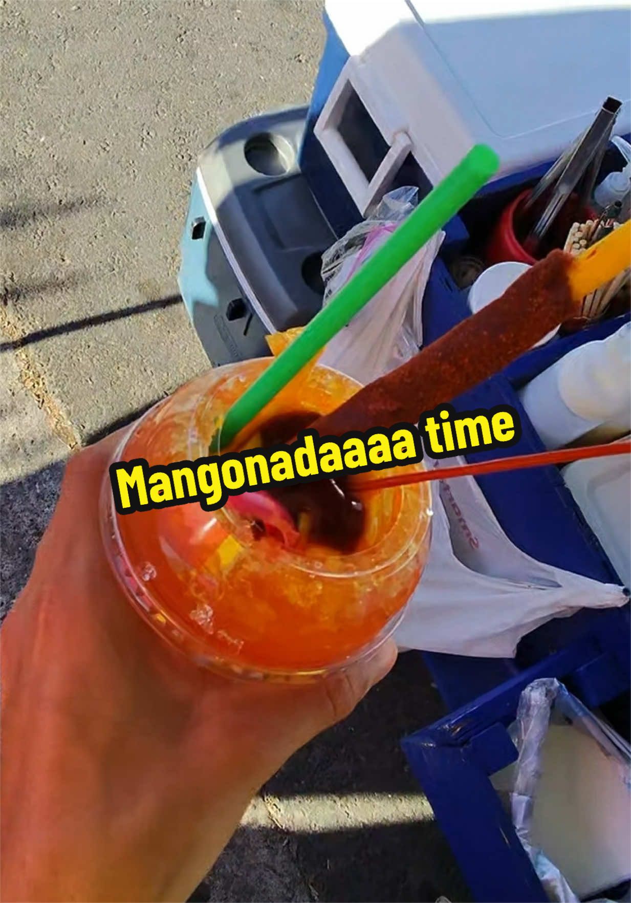 2 Mangonadas Con todo🥭😋 ustedes ya an probado la mangonada??🤨 #foryoupage #raspados #fyp #elotero #elotes 