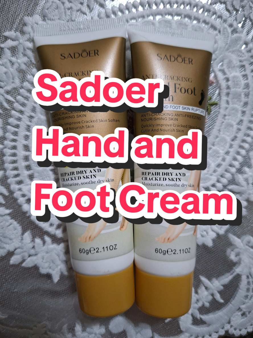 buy here➡️@Momshie Che🩷 #handfootcream #sadoer #musthave #creatorsearchinsights #productsskincare 