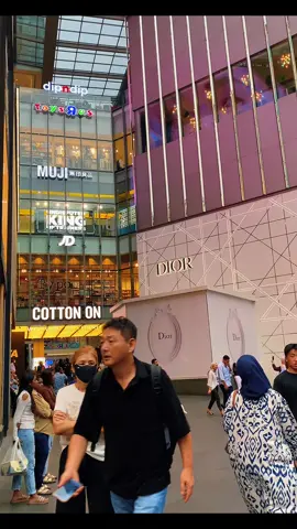 Walking the same streets of Kuala Lumpur Pavilion Bukit Bantang where the magic of Awarapan 2 Movie shooting🇲🇾🇲🇾❤️❤️💕💕 #foryou❤🦋goryou❤🦋foryou❤🦋foryou❤🦋 #trandingsongtiktok🔥🔥support #foryoupage❤️❤️ #🇲🇾🇲🇾🇲🇾💯👌🌹🇲🇾🇲🇾 #fypシ゚viral🖤tiktok 