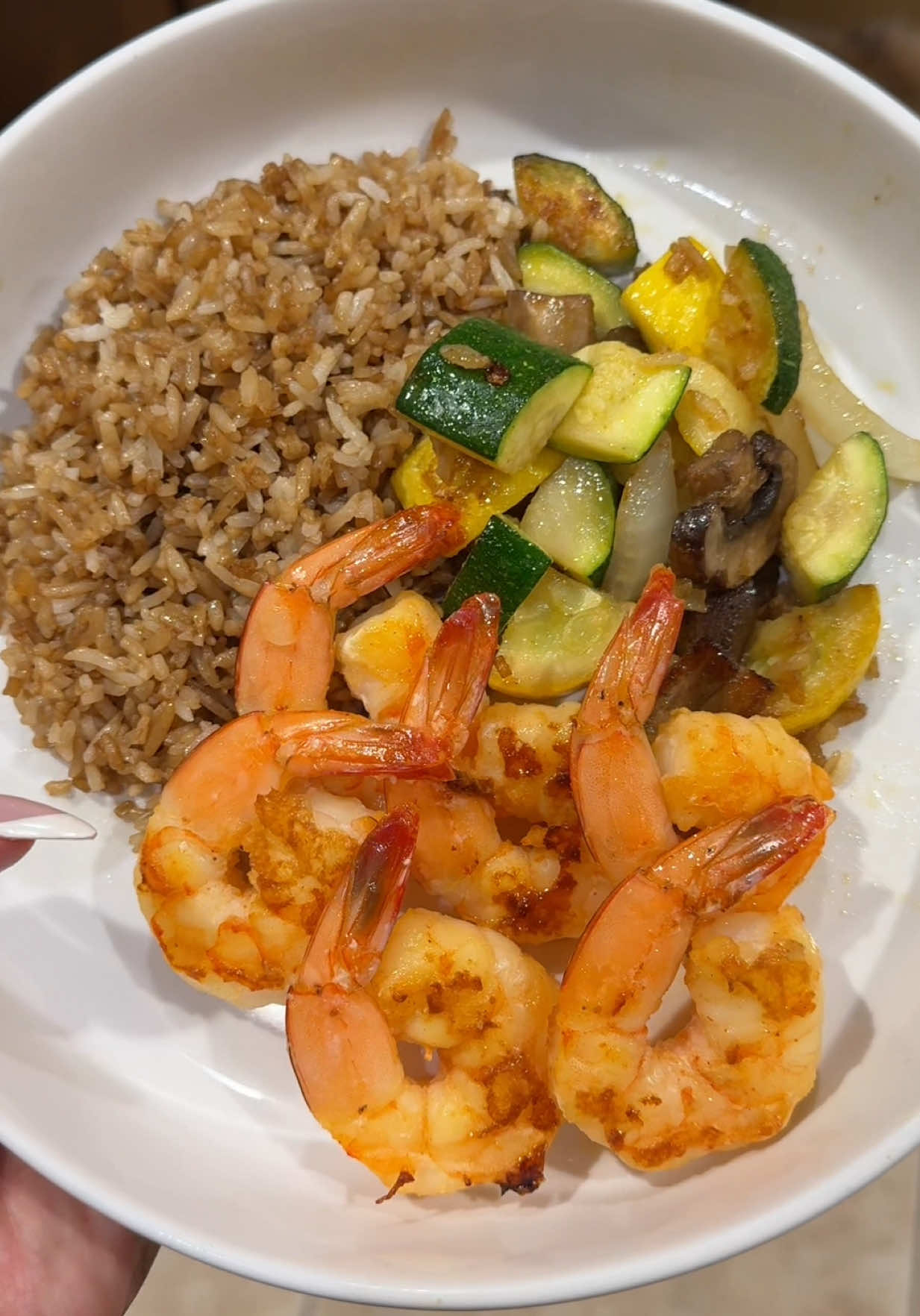 If you struggle with not getting enough protein, and not knowing how to eat for your goals I GOT YOU! click the link in bio to join my upcoming private ig challenge that starts on August 31st! 🎉 U get a meal plan with high-protein meals and step-by-step tutorial on how to count calories, macros, and track them only if you wish! The challenge also includes home + gym workouts & access to my private Ig page with video demonstrations and where I will be with you, babes for four whole weeks daily in the stories!  See you queens there! 👑💖 #p#proteinm#mealprepm#mealprepidease#EasyRecipe