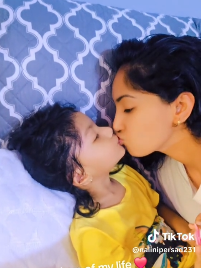 #mom #daughter #tongue #Love #kiss 