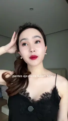 Merahnya CAKEP banget… 🥹😭 andai tinggal di luar negri aku bakal pake terus tiap hari warna begini hahahaha