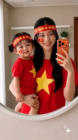 Hai mẹ con Mi ủng hộ đội tuyển Việt Nam. #thoitrangtreem #Mimalum #nhacuami #mevacon 