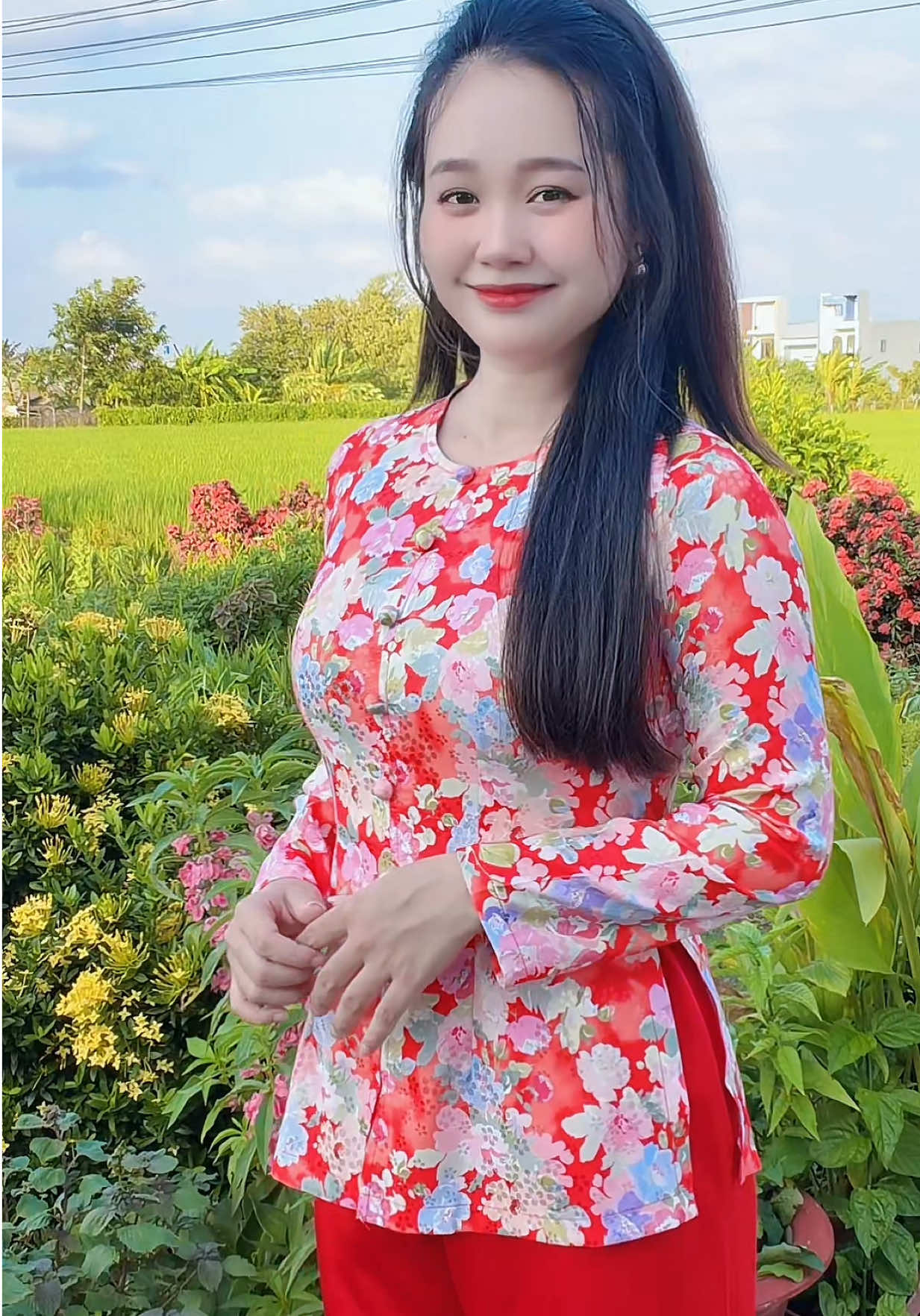 Hoa có mùa, bà ba có duyên… gặp đúng bộ là thương liền #ngthuyngoc #tiktokshop #trending #bàba 
